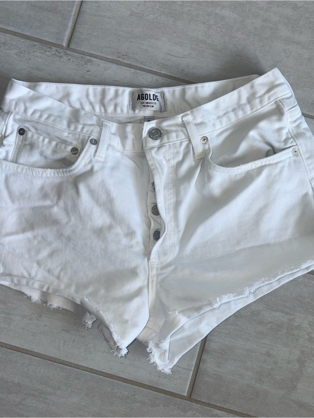 Agolde Los Angeles Premium, White Button-Front Frayed Hem Denim Shorts, Size 30